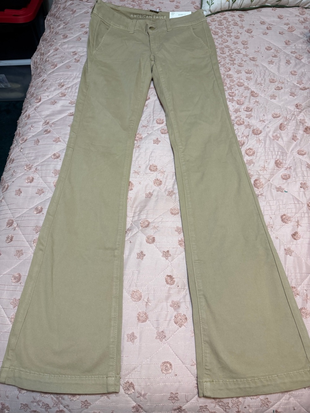 NWT American Eagle Low-Rise Kick Bootcut Khaki Pants- 6 X-Long (28W) 35in inseam